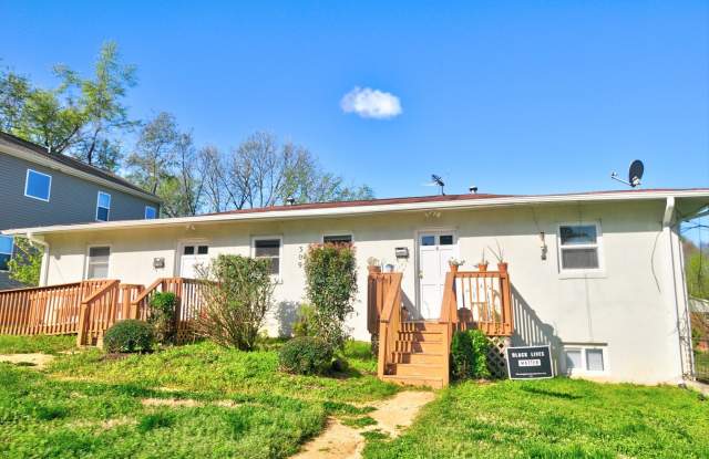 Cute 2 bedroom - Close to Downtown Carrboro and UNC! photos photos