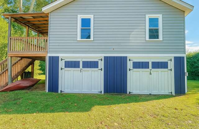 94 Old Lanvale Road Northeast - 4 photos photos