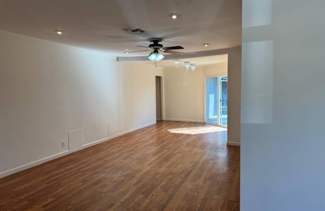 2272 Dogwood St Gallery 1