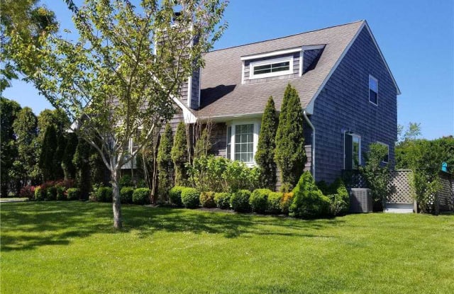 1 Carriage Lane - 1 Carraige Lane, Southampton, NY 11968