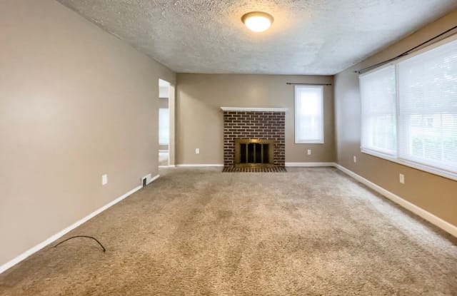 1512 N Woodridge Ave - 1512 North Woodridge Avenue, Muncie, IN 47304