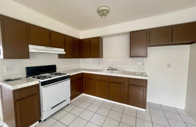 Specious 2 Bedrooms 1 Bathroom with Parking! photos photos