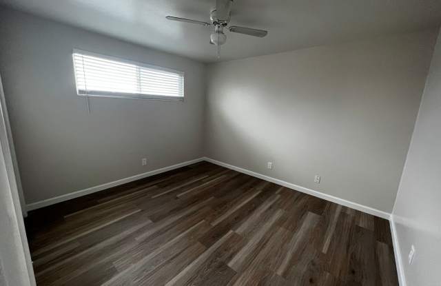 2 Bedroom House - Close to UNR Gallery 4