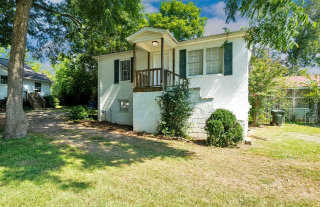 Charming 2 Bed / 1 Bath Gem – Schedule Your Tour Today! Gallery 1
