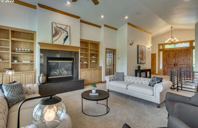 2600 Northwest Holloway Drive Gallery 4