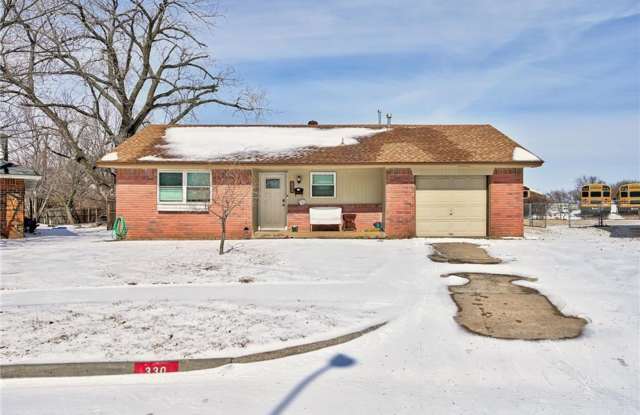HUGE LOT ~ ALMOST 1/3 ACRE ~ Close proximity to OU Campus photos photos