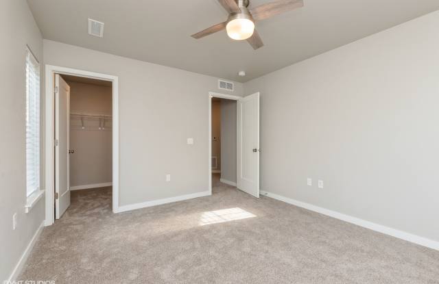 Villas at The Hub Townhome - 3 Bed/2.5 Bath Gallery 2