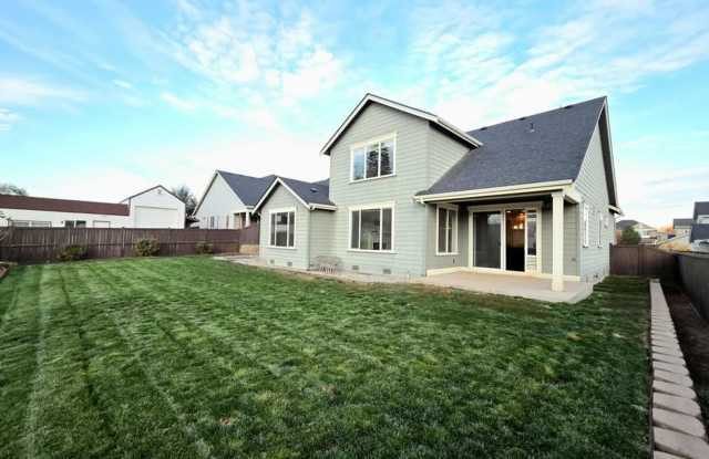 Large 3 bedroom, 3 bath newer build in sought after East Wenatchee neighborhood! photos photos Large 3 bedroom, 3 bath newer build in sought after East Wenatchee neighborhood! photos photos