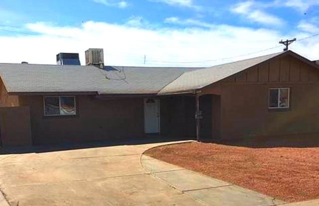 4815 W. Earll Dr. - 4815 West Earll Drive, Phoenix, AZ 85031