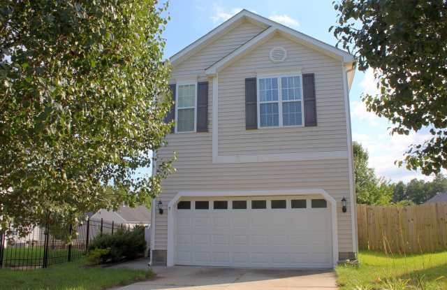 3-bedroom House with Fenced-in Backyard Available on Sep 14th photos photos 3-bedroom House with Fenced-in Backyard Available on Sep 14th photos photos