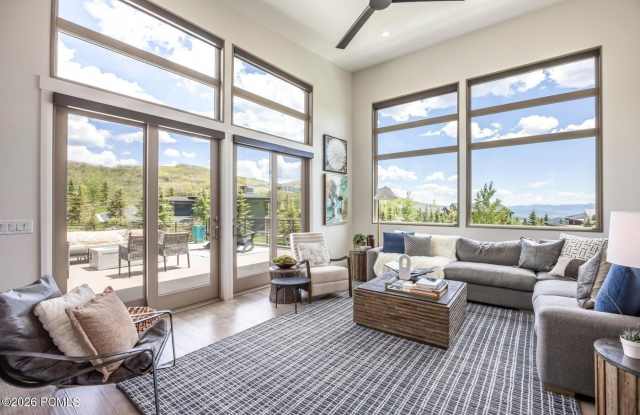 140 W Vista Ridge Road Gallery 2