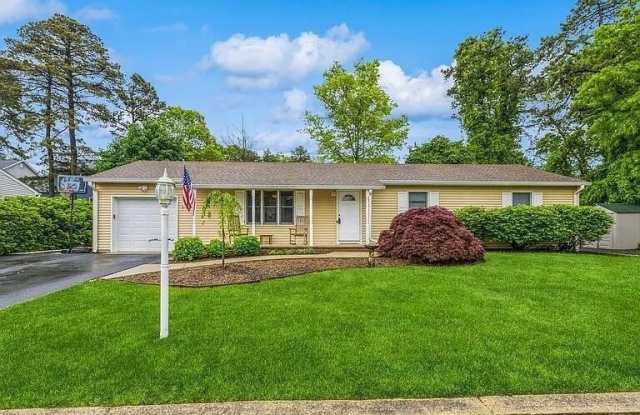 1624 10th Avenue - 1624 Tenth Avenue, Pine Lake Park, NJ 08757