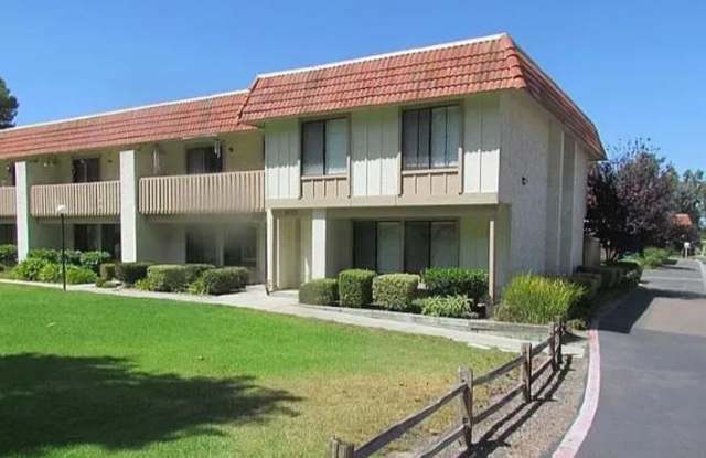 2 Bed / 1 Bath Downstairs Remodeled Condo/Duplex at Tanglewood photos photos