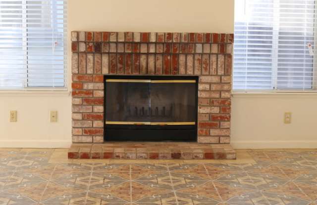 House with tons of amenities - 16953 Darren Lane, Delhi, CA 95315