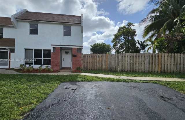 1358 SILVERADO NORTH LAUDERDALE, FL 33068 photos photos