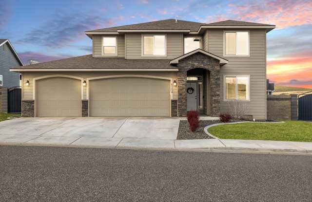 Spacious Home with Stunning Views photos photos