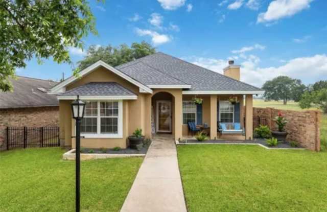 827 Oakwood Boulevard - 827 Oakwood Boulevard, New Braunfels, TX 78130 827 Oakwood Boulevard - 827 Oakwood Boulevard, New Braunfels, TX 78130