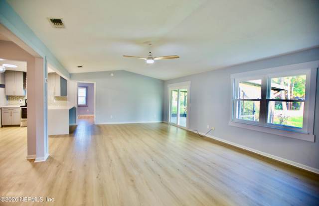 3542 SHELDRAKE Drive Gallery 3