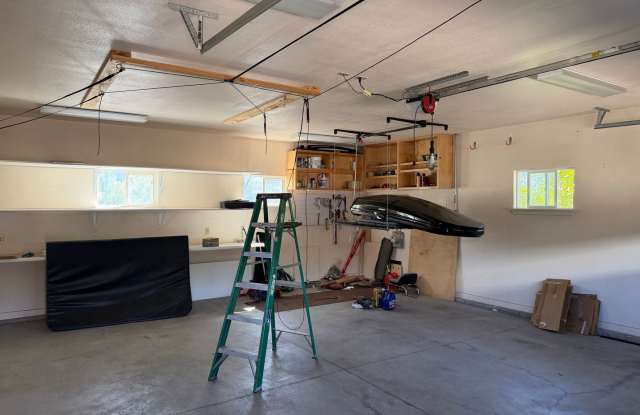 Four Bed, Two Bath in Desirable Durango Neighborhood! Gallery 4
