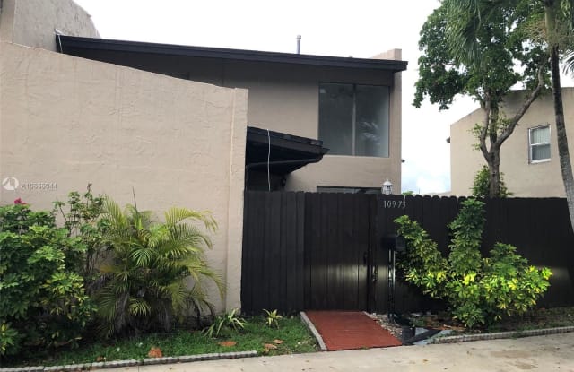 10973 SW 70th Ter - 10973 Southwest 70th Terrace, Kendall, FL 33173