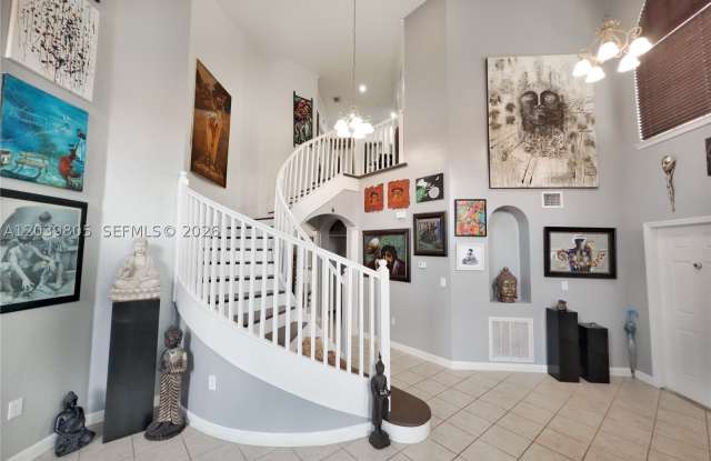 2105 NE 38th Rd Gallery 3