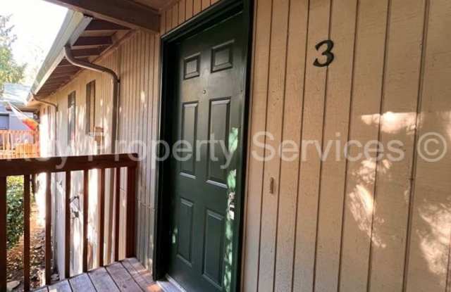 MOVE IN SPECIAL! HALF OFF! Updated Condo in Hazel Dell photos photos