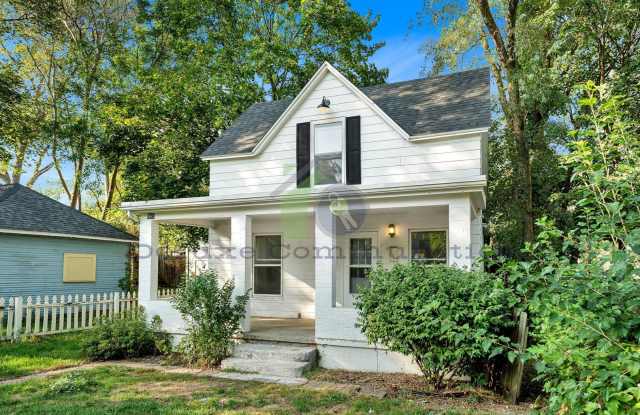Remodeled 3BR + Flex Room | Steps from Leonard  Minutes to Downtown photos photos