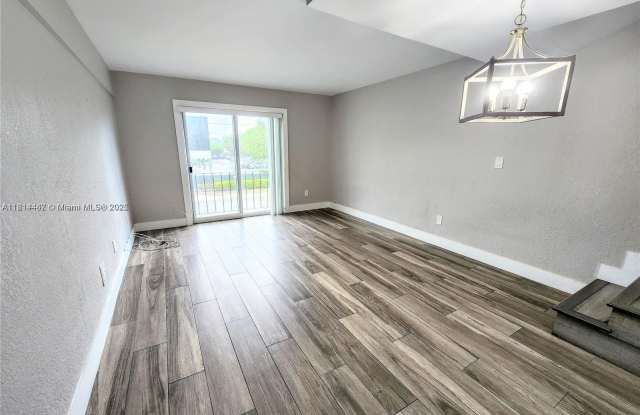 1201 SW 42nd Ave photos photos