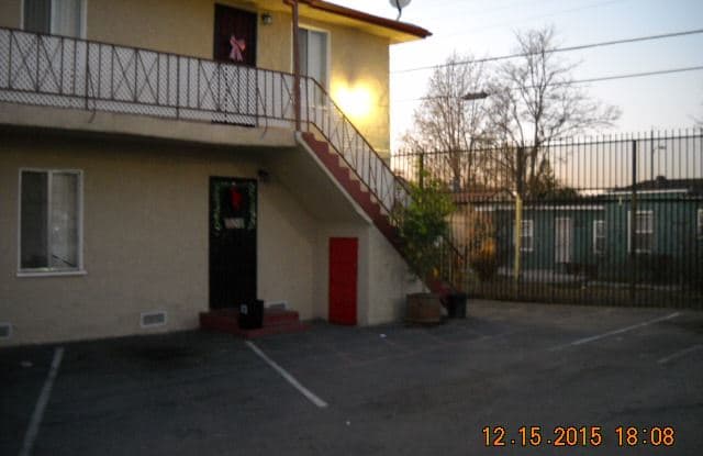 810 W 137th St - 810 West 137th Street, Compton, CA 90222