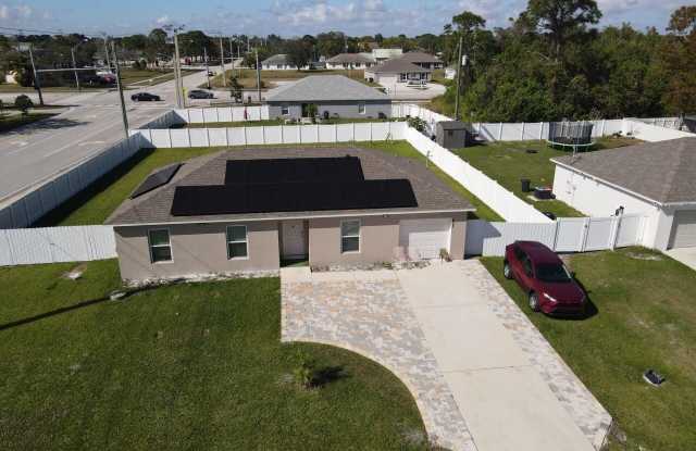 402 NE Mainsail Street photos photos