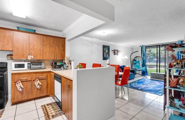 9460 Fontainebleau Blvd photos photos