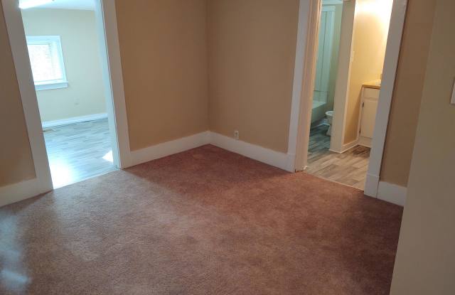2400 Ridgecrest Drive Gallery 3