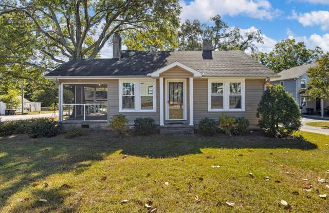 Spacious 3 BR, 2 BA Home, Screened Porch with Carport in Downtown Greer photos photos