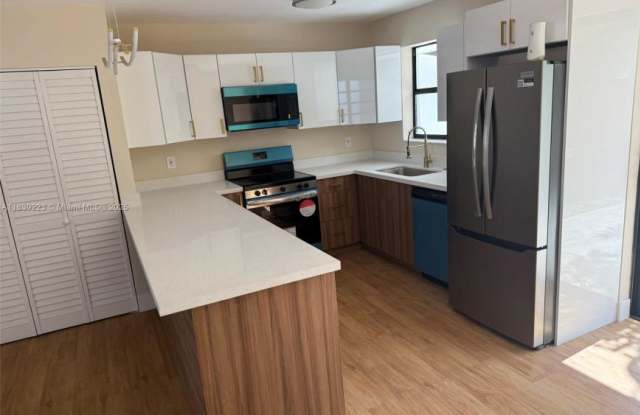 750 S 61st Ter photos photos