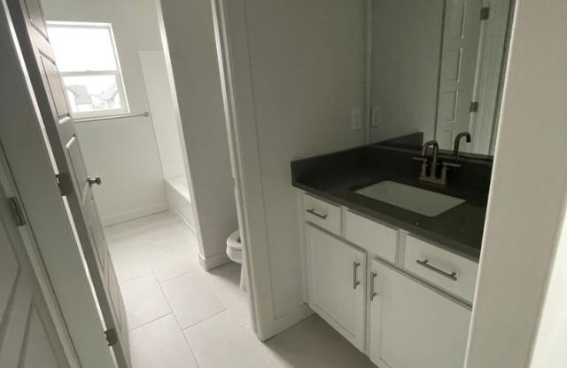 GET $500 OFF THE FIRST MONTHS RENT!!! photos photos