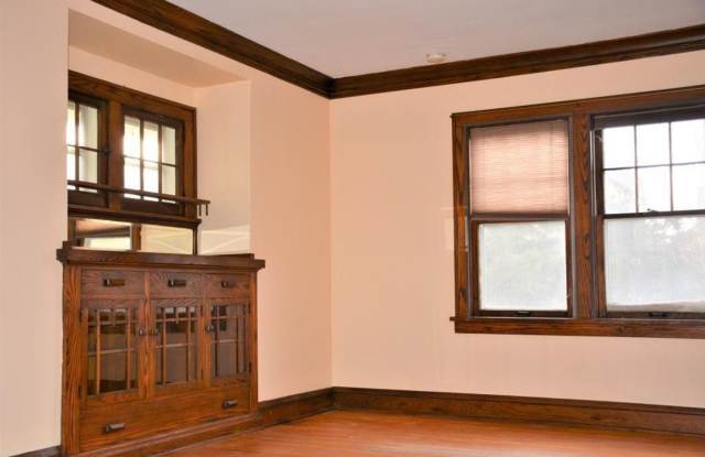 Cute 3 bedroom - Non-Duplex House In Como for June 2026! photos photos