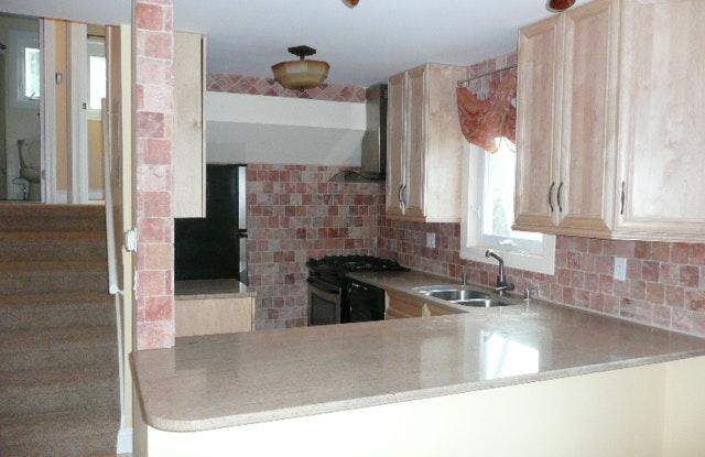 62 Lakeview Terrace - 62 Lakeview Terrace, Burlington, VT 05401