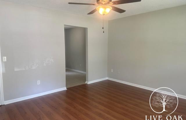 Charming 4-bedroom, 2-bath brick ranch-style home Gallery 4