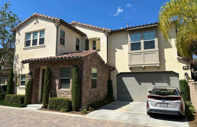 Stunning 3 Bed 2.5 Bath Home with Office in Lake Forest! photos photos Stunning 3 Bed 2.5 Bath Home with Office in Lake Forest! photos photos