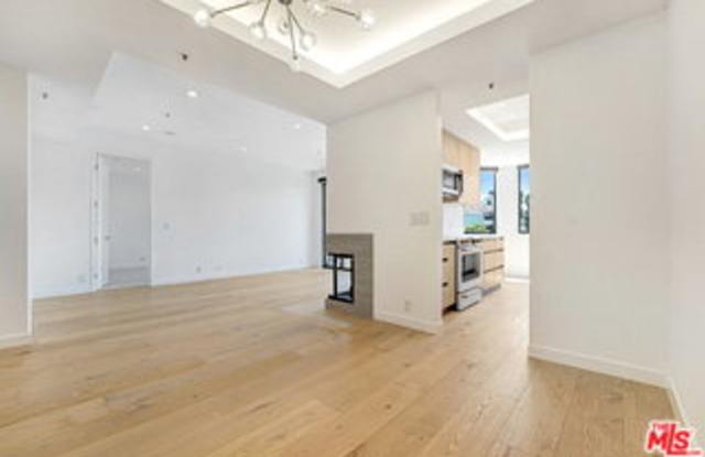 2112 Century Park Lane Gallery 2