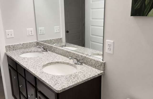 Move in Ready on 10/15/2026 ! Gallery 3