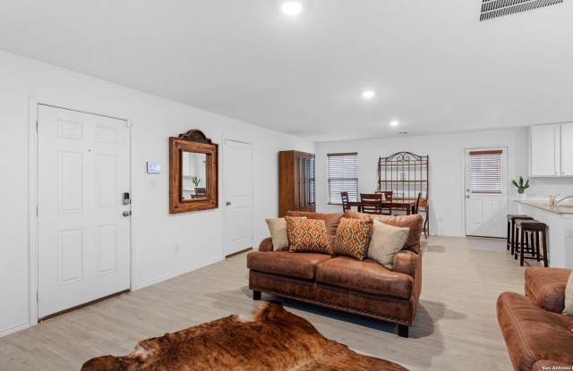 5315 Hornbeck Gallery 4