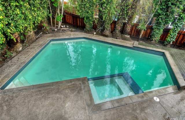 2716 Skylark Circle Gallery 2