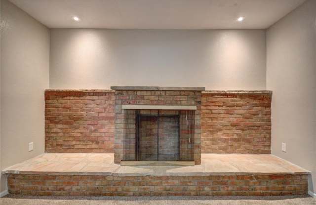 4004 Caddo Trail Gallery 4