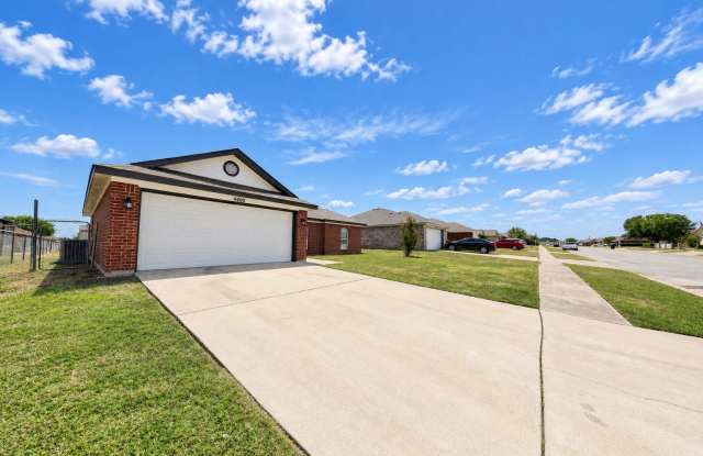 4400 Wade Dr Gallery 2