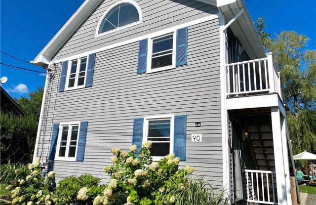 90 Wolcott Avenue - 90 Wolcott Avenue, Newport East, RI 02842