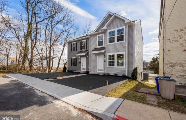 444 CARROLTON ST - 444 Carrolton Avenue, Hagerstown, MD 21740