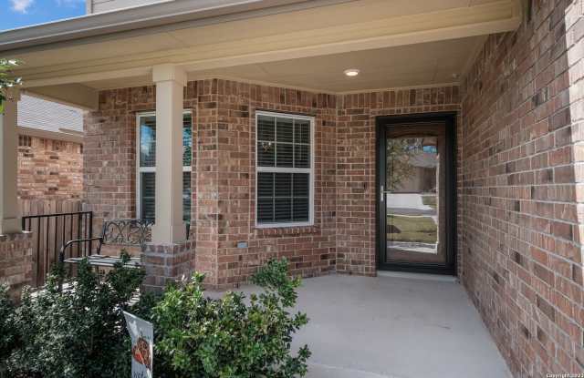 Spacious 4-Bedroom Home in Alamo Ranch with Backyard Deck Gallery 4