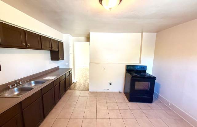 Downstairs 1BD/1BA 1-Bedroom in Beacon Hill – Downstairs & Convenient Location! Gallery 4