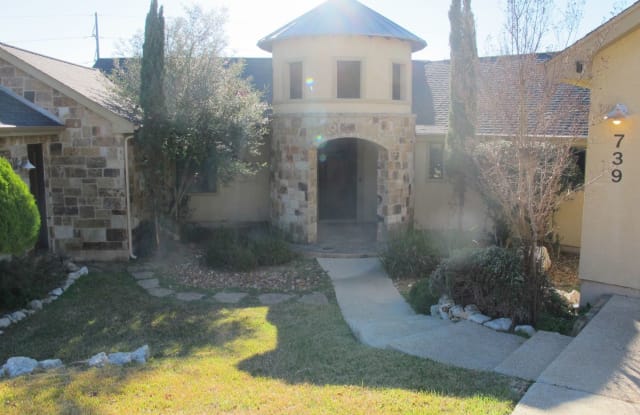 739 Mission Heights - 739 Mission Heights Drive, New Braunfels, TX 78130